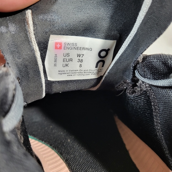 On Cloud CloudFlow Running Womens 7 Rock/Rose Sneakers Lightweight Training - Picture 10 of 11